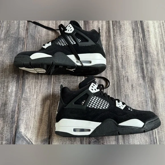 Nike Air Jordan 4 Retro White Thunder/Black Suede Sneakers 4.5 Y - Picture 5 of 10